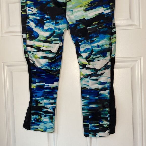 Avia Blue and Green Patchwork Cropped Leggings Medium - Picture 6 of 10
